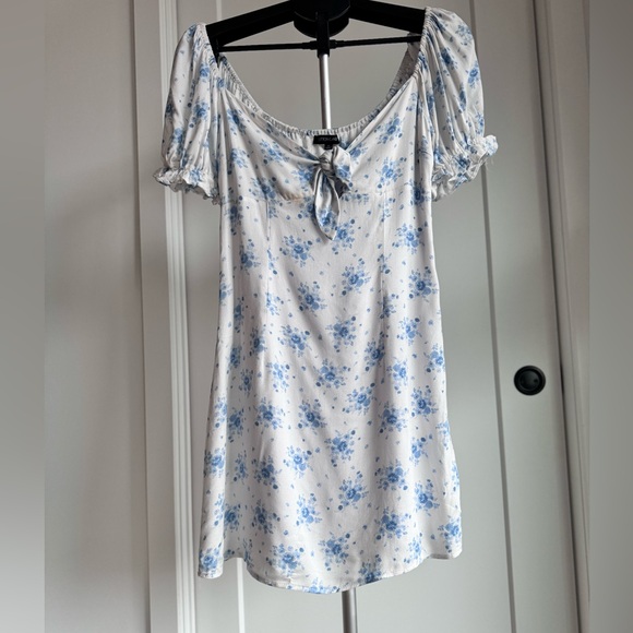 White and blue summer dress - Picture 2 of 4